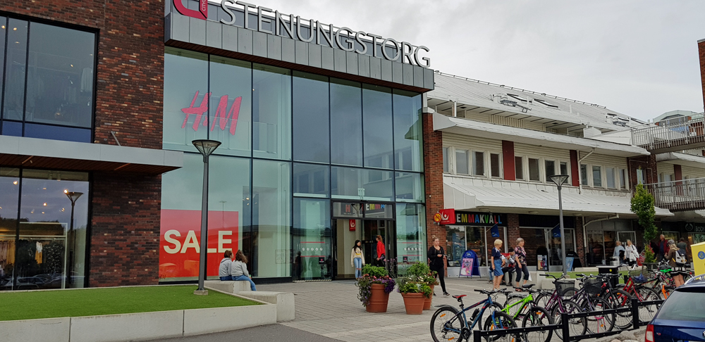 Två butiker lämnar Stenungstorgs centrum