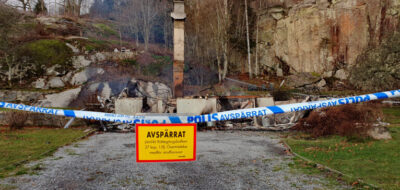 Villa brann ner - En person gripen misstänkt för mordbrand