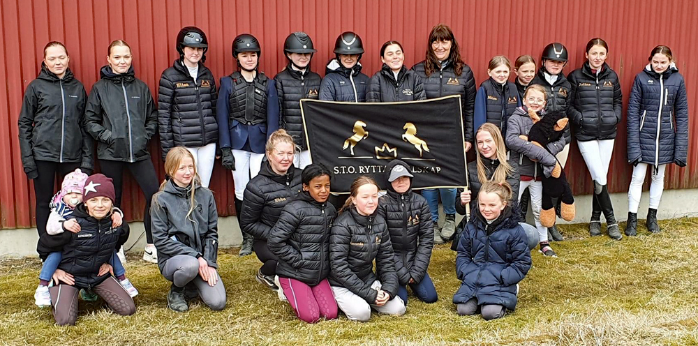 STO-ryttare i topp i Bohuscupen Ponny Hoppning