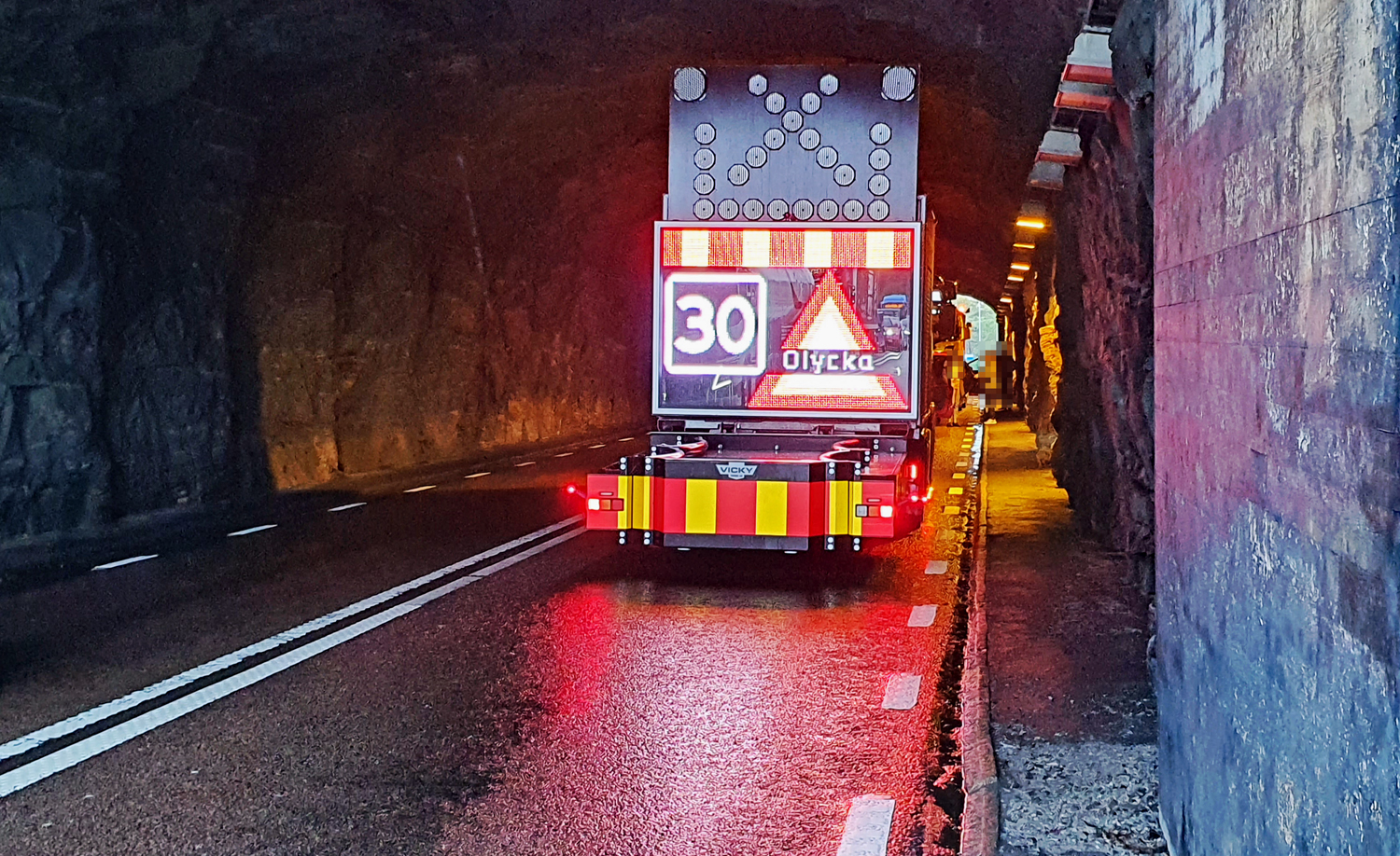 Trafikolycka i tunneln vid Tjörnbron