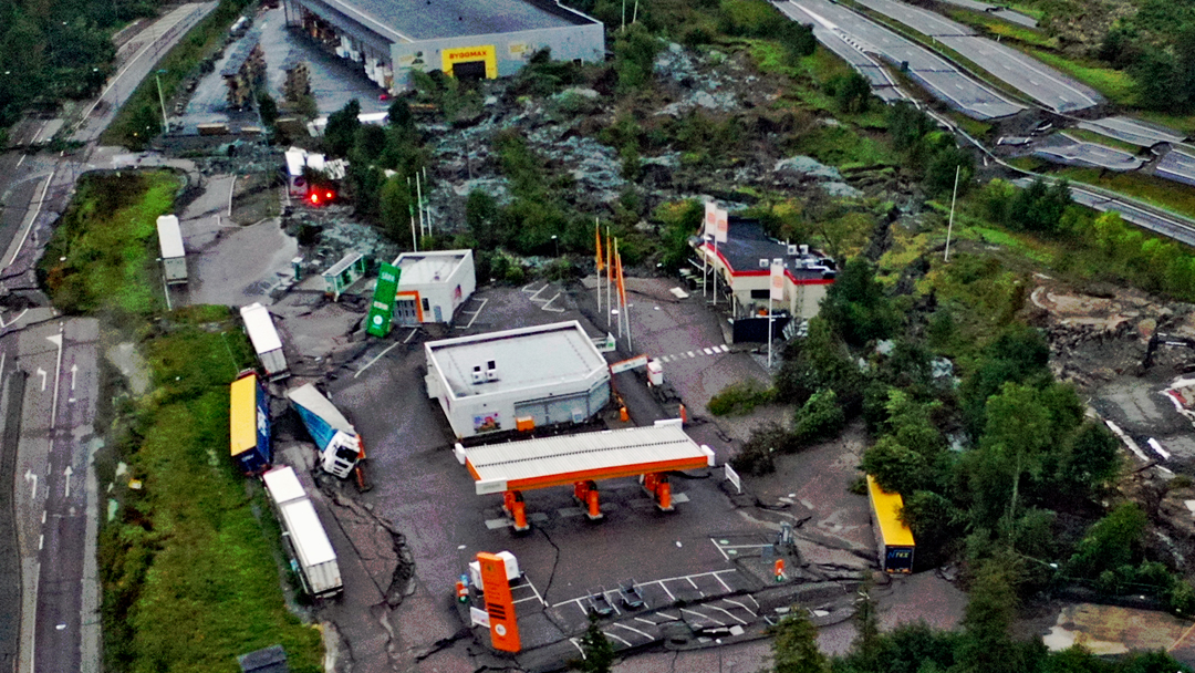 Lastbilschaufförer har efter skredet nu lämnat Stenungsund