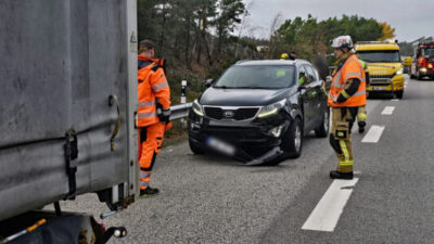 Trafikolycka på länsväg 160 - Kollision mellan lastbil och personbil