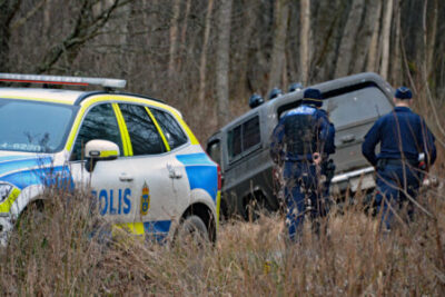 Pådrag i Nösund efter dikeskörning - Polis sökte med drönare och hundar