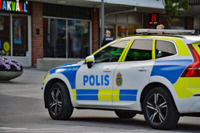 Polisen sökte efter knivman i centrum - Stal hemtjänstens elcykel