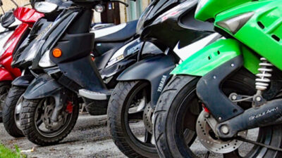 Åtal efter misstänkt trimmad moped och brott mot knivlagen