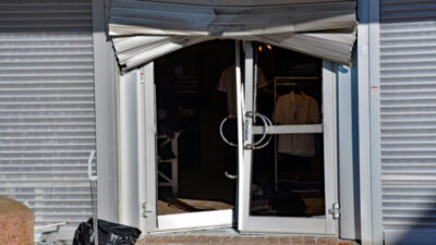 Åtal efter smash and grab mot Denim&Brands